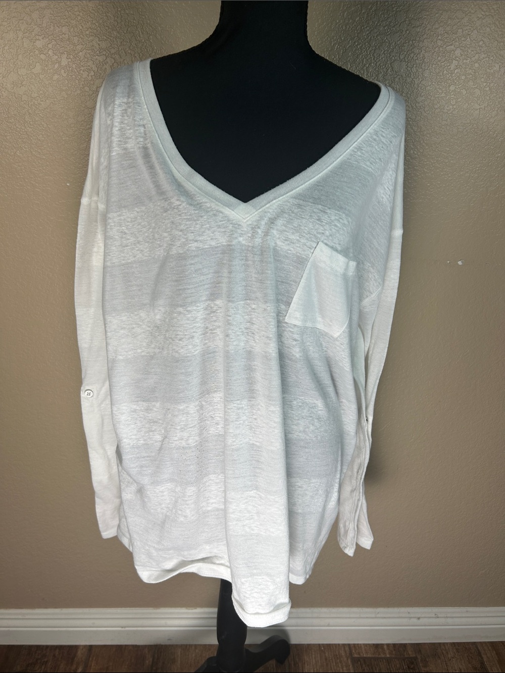 Lane Bryant Size 22 White Oversized V-Neck Pocket Tee Long Sleeve